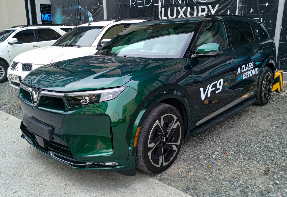 VinFast VF9 chính thức giao xe đợt đầu tiên tại Việt Nam